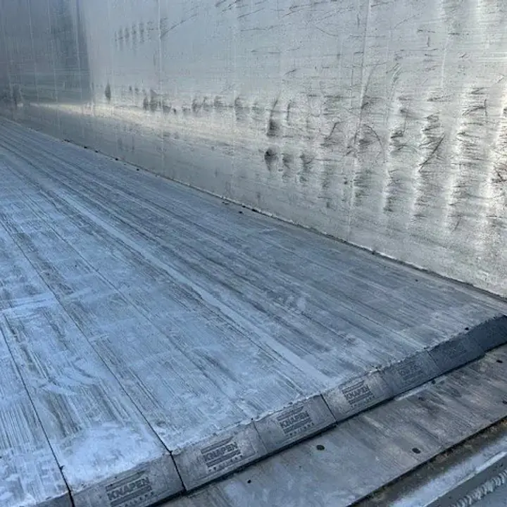 #536  -  KNAPEN TRAILER K200 - Master